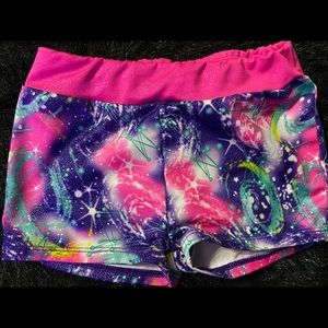 💗💜 Super cute stretchy shorts 💜💗